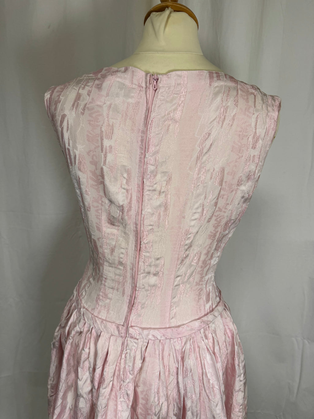 Robe rose 80s