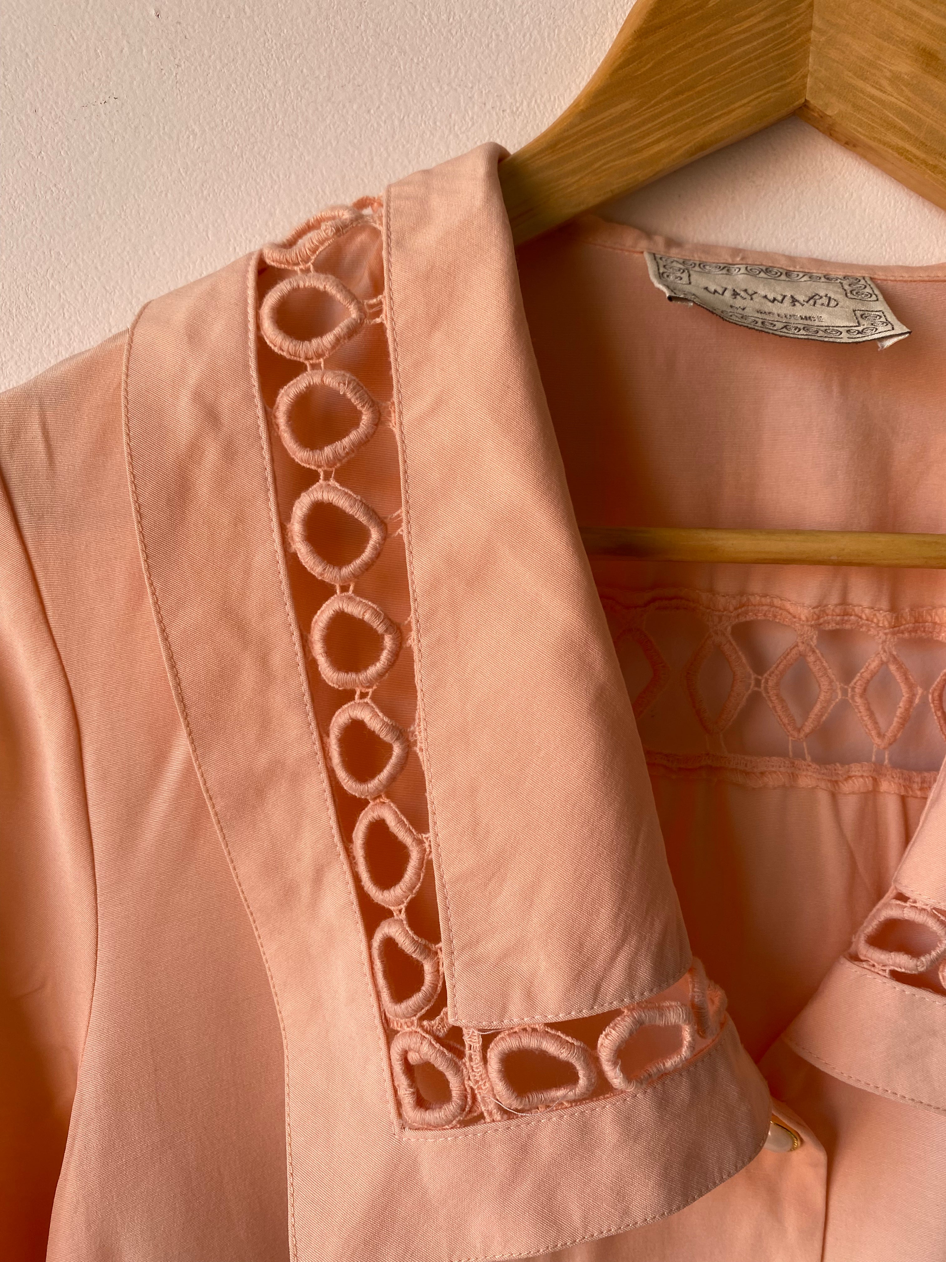 Chemise à grand col