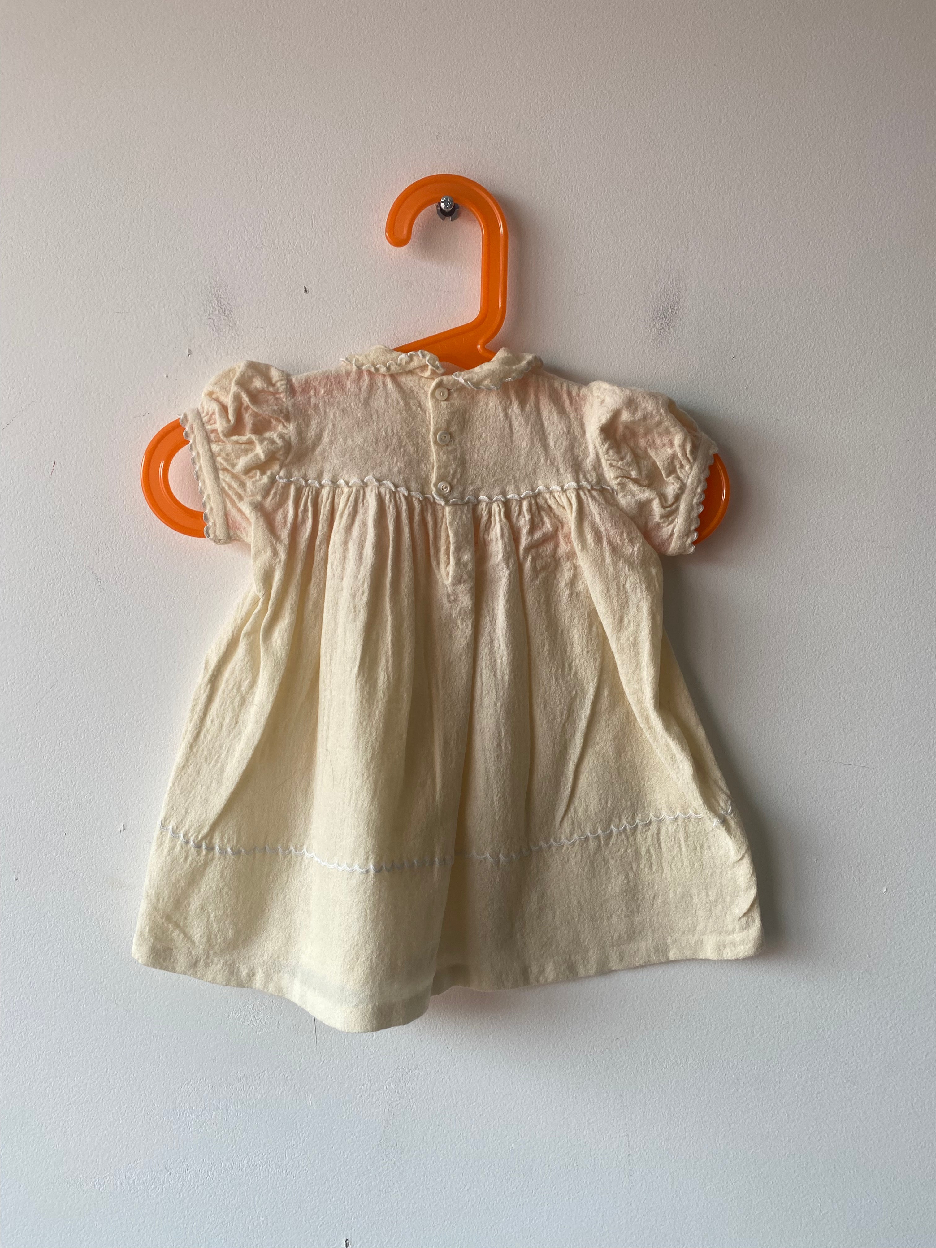 Robe brodée