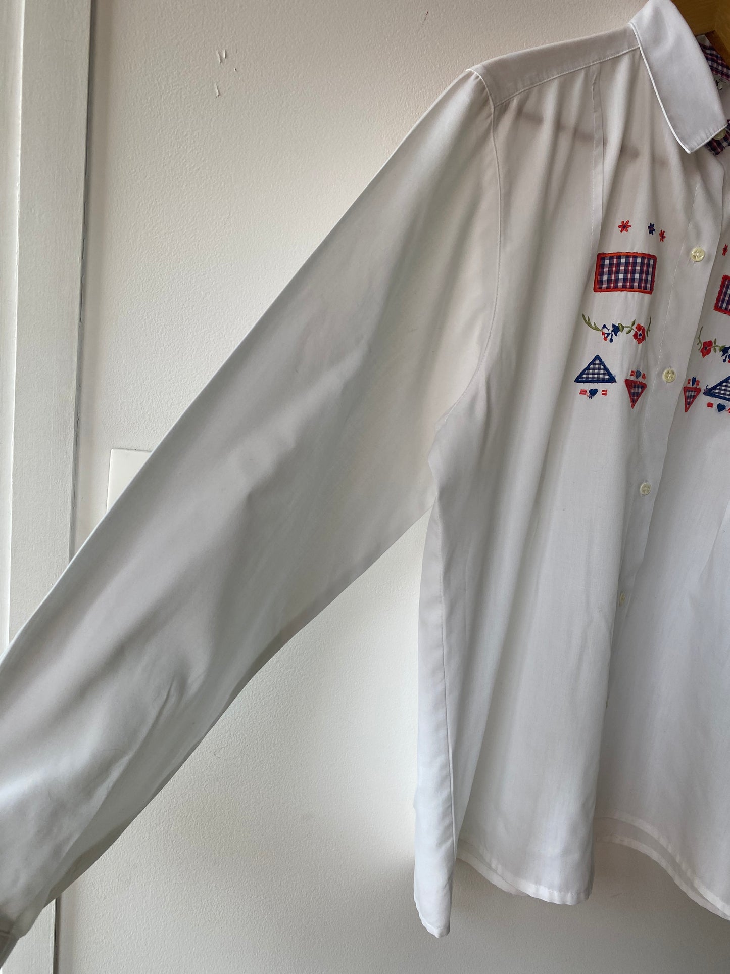 Chemise brodée