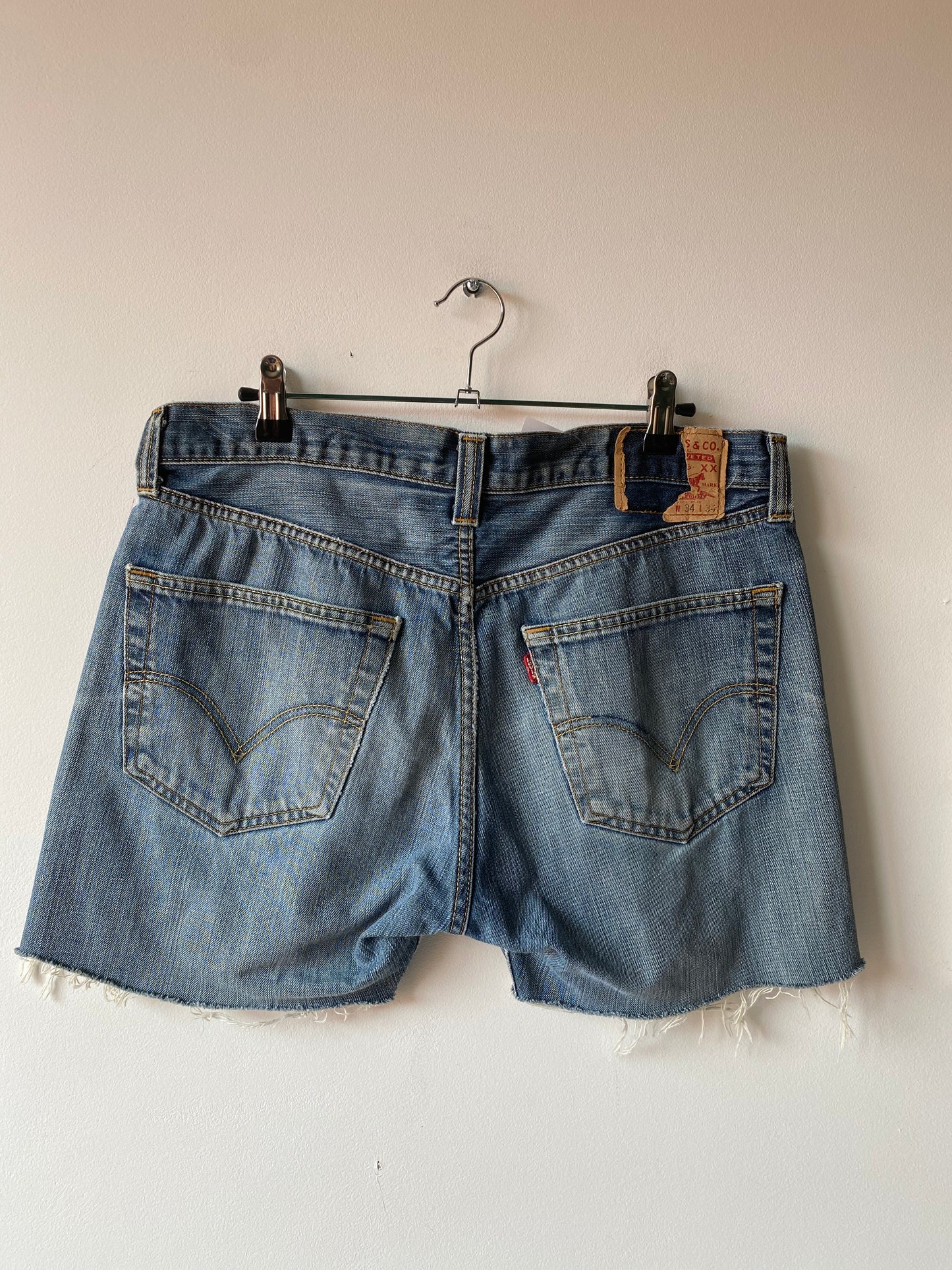 Short Levis