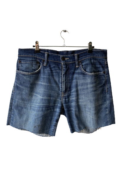 Short levis