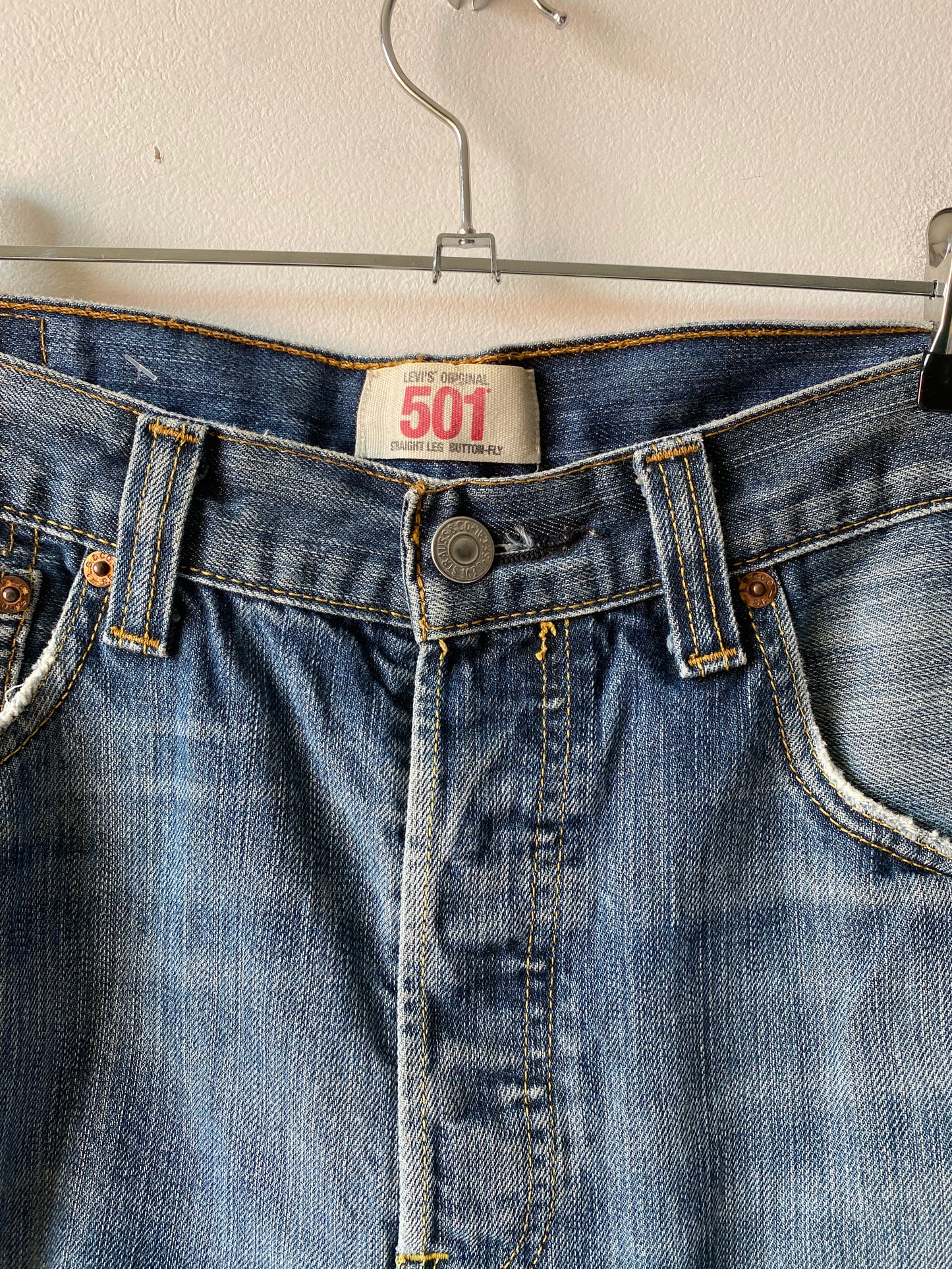 Short Levis