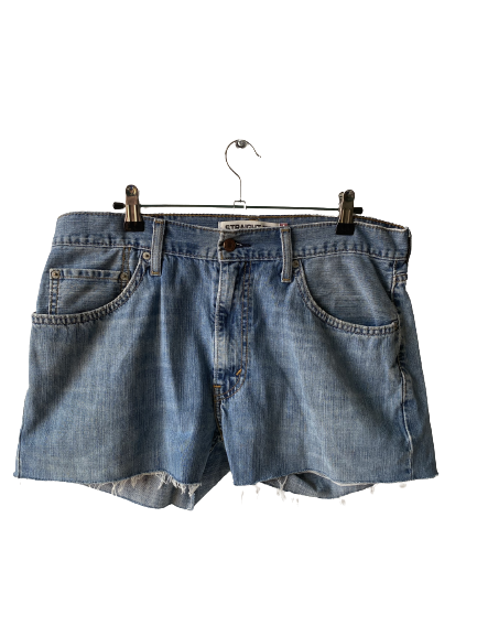 Short Levis