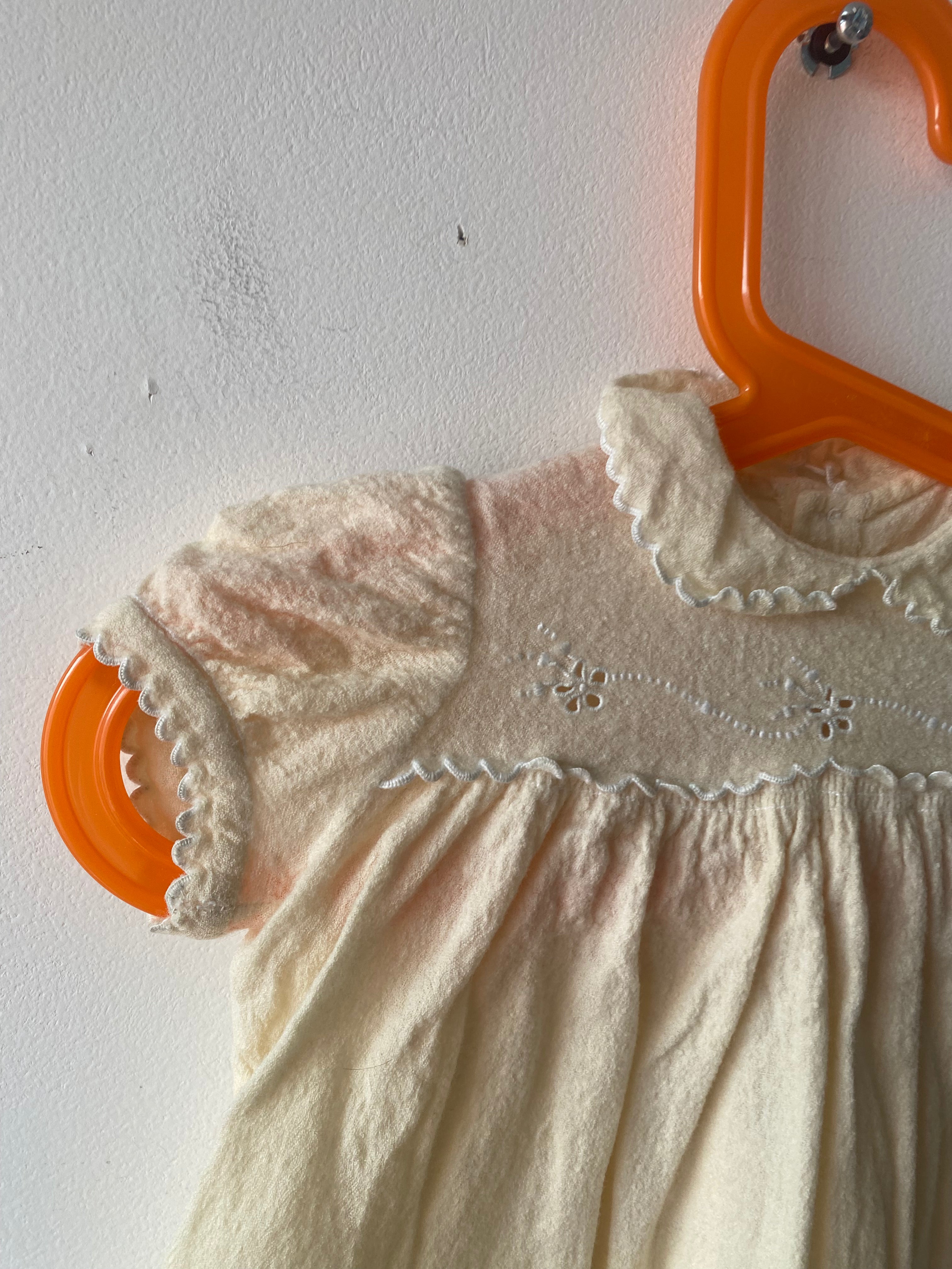 Robe brodée