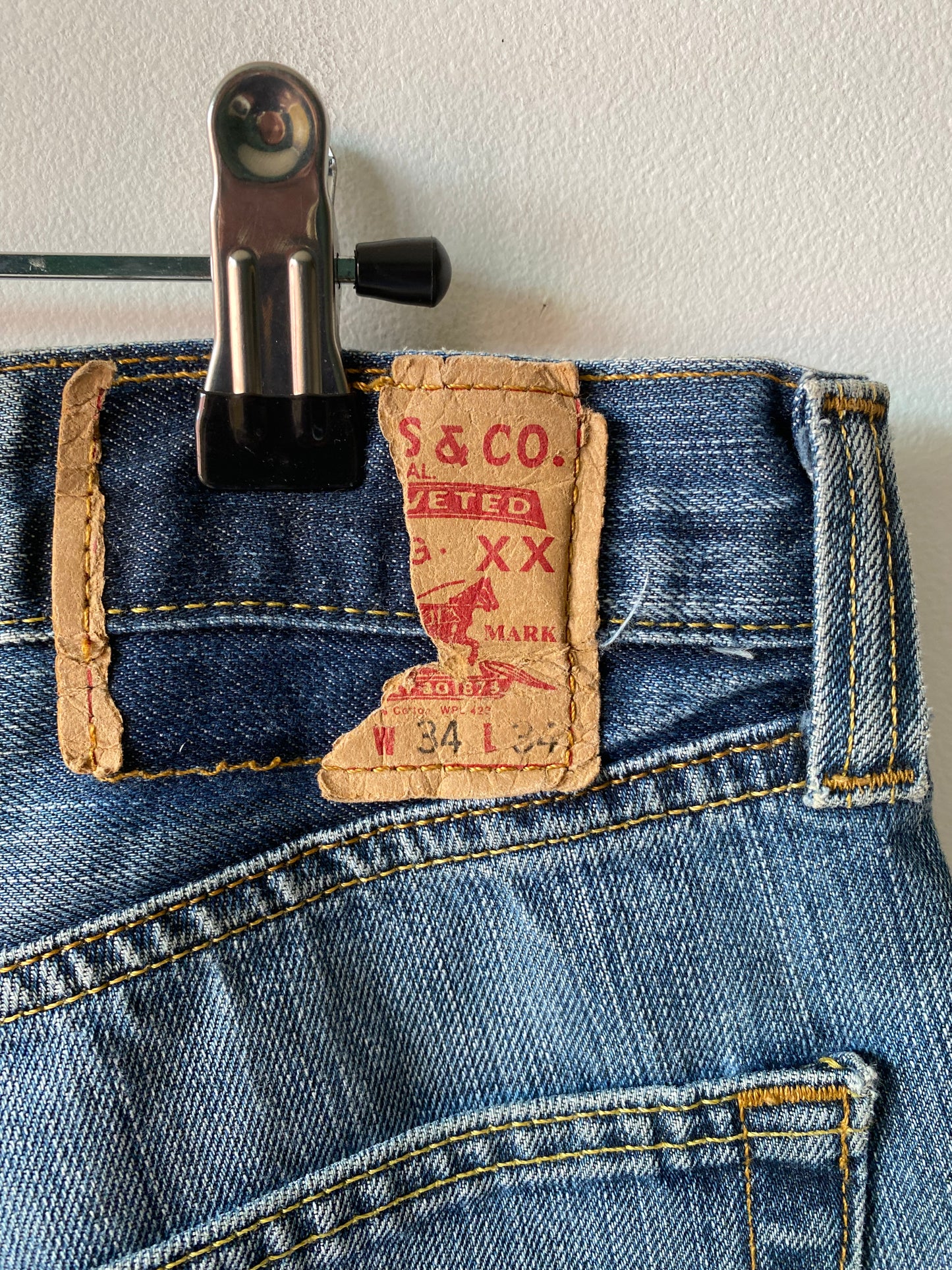 Short Levis