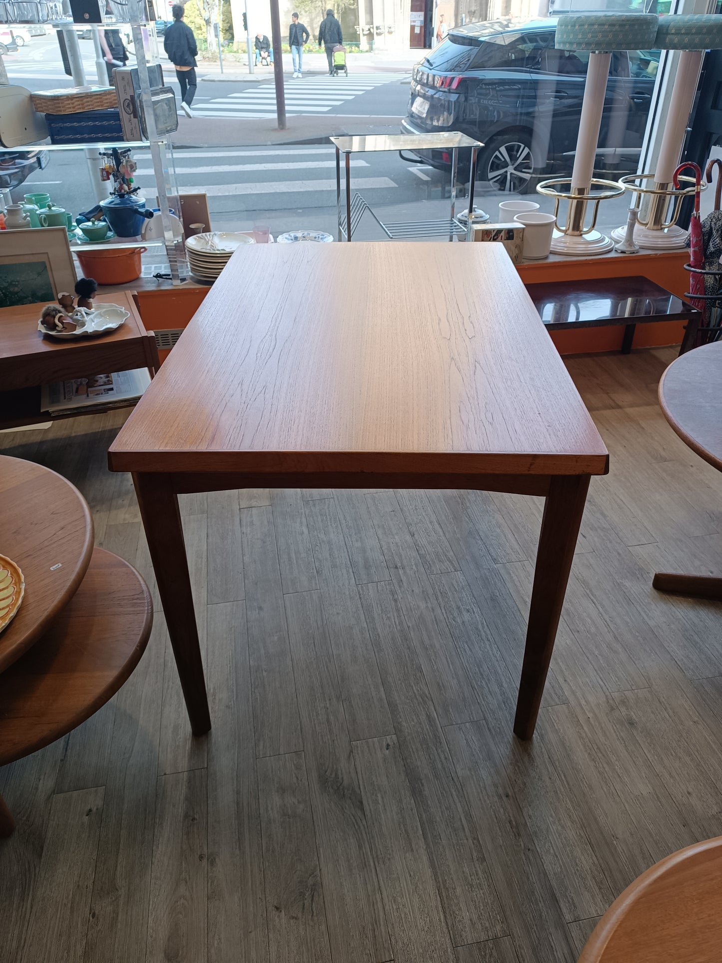 Table à manger scandinave en teck de Henning Kjaernulf