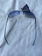 Lunette de soleil bleu