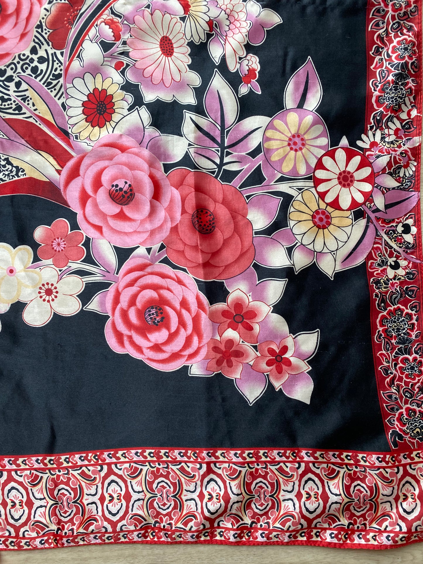 Foulard à fleurs