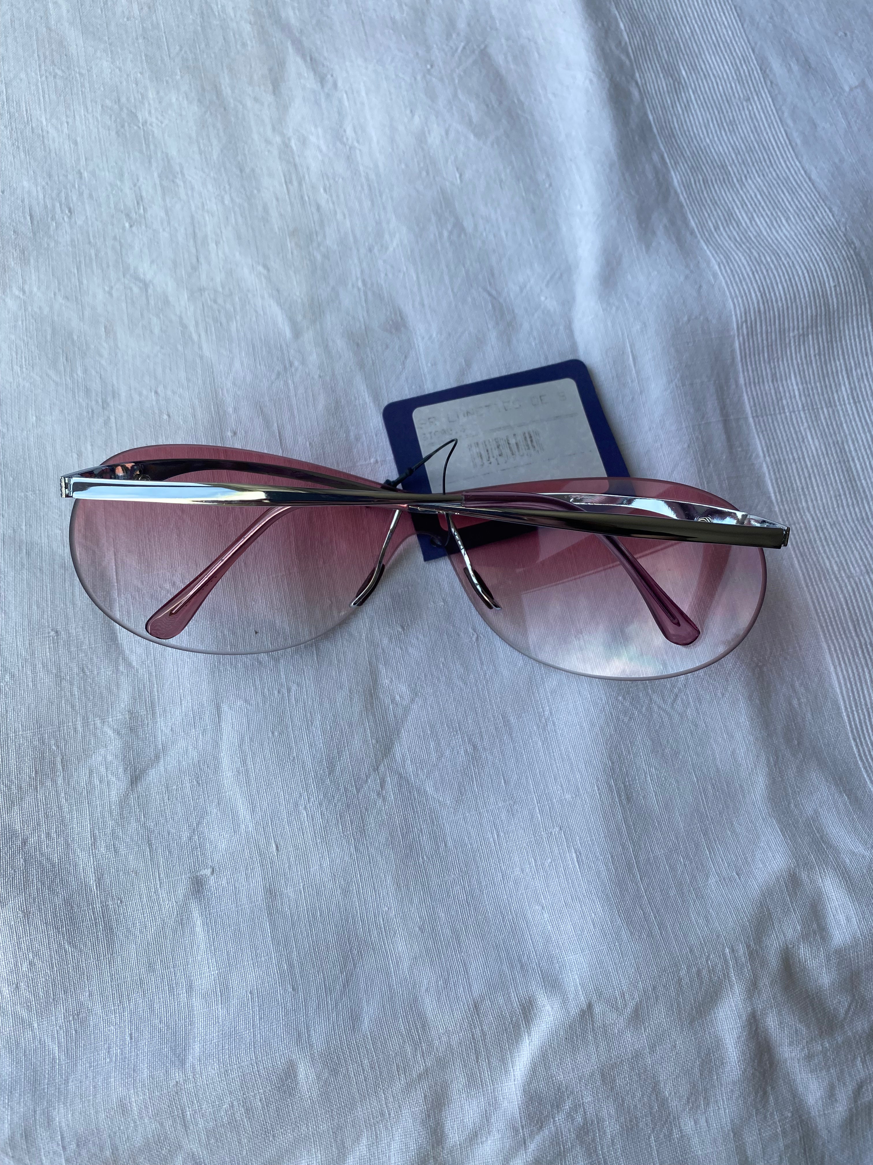 Lunette de soleil rose