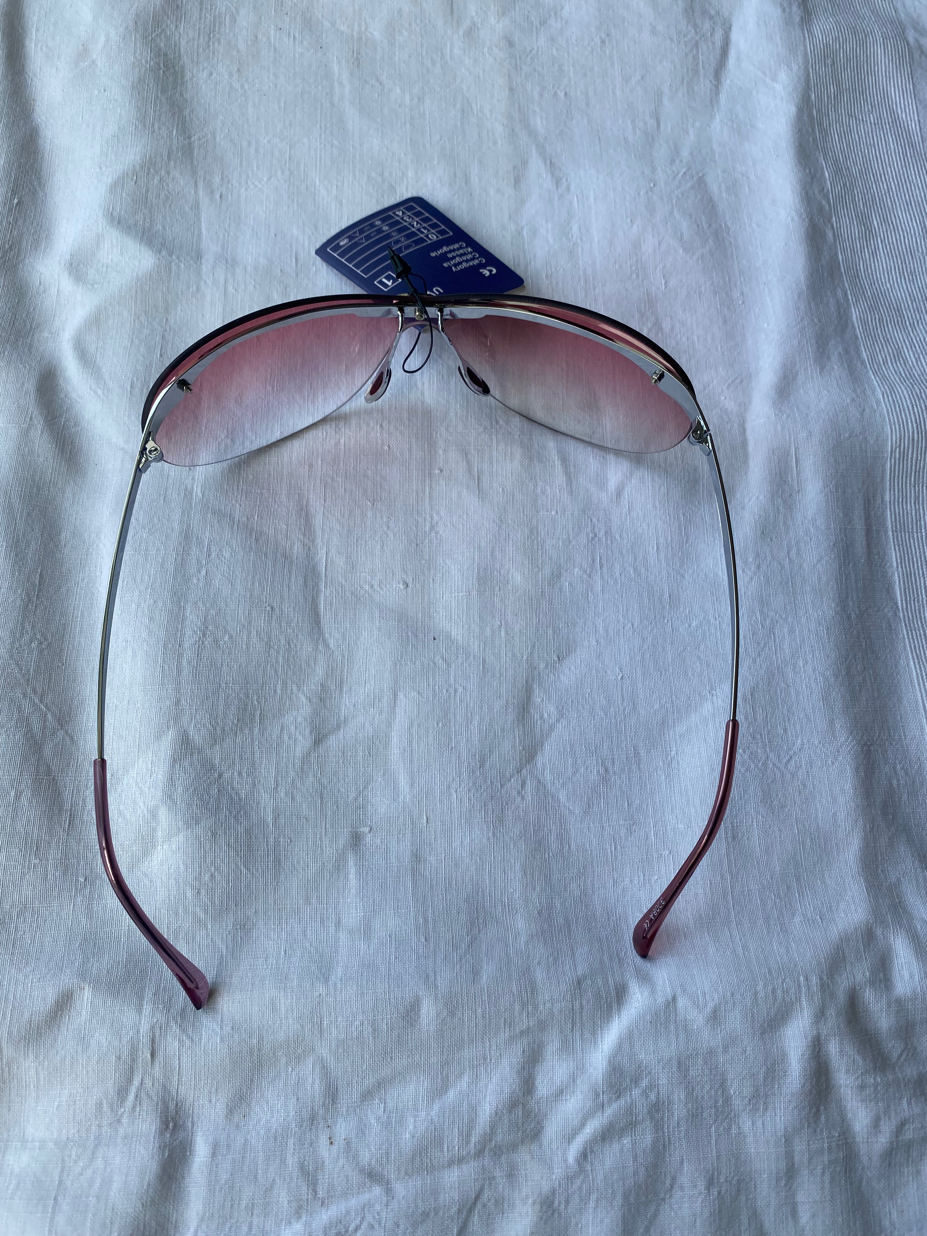 Lunette de soleil rose